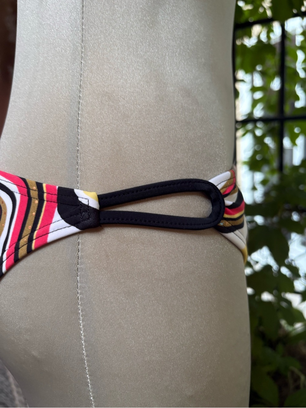 Gossip White Swimwear Tag with Red Ribbon Accent - Picture 10 of 12